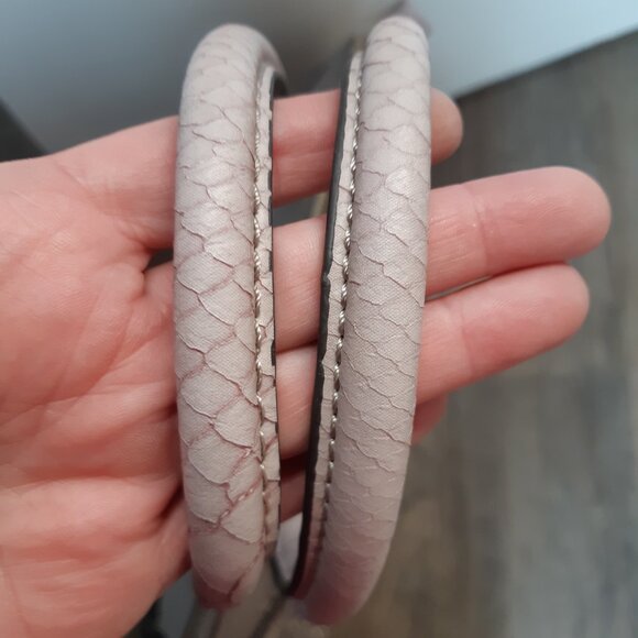 Guess Large Handbag with matching Wallet - Picture 7 of 16